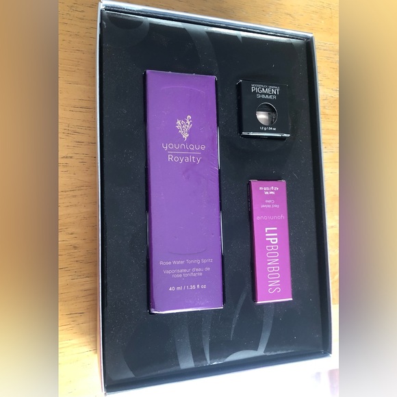 Younique Special Gift Set- Rosewater Spritz, Lip Bon Bon & Eyeshadow BRAND NEW - Picture 3 of 7